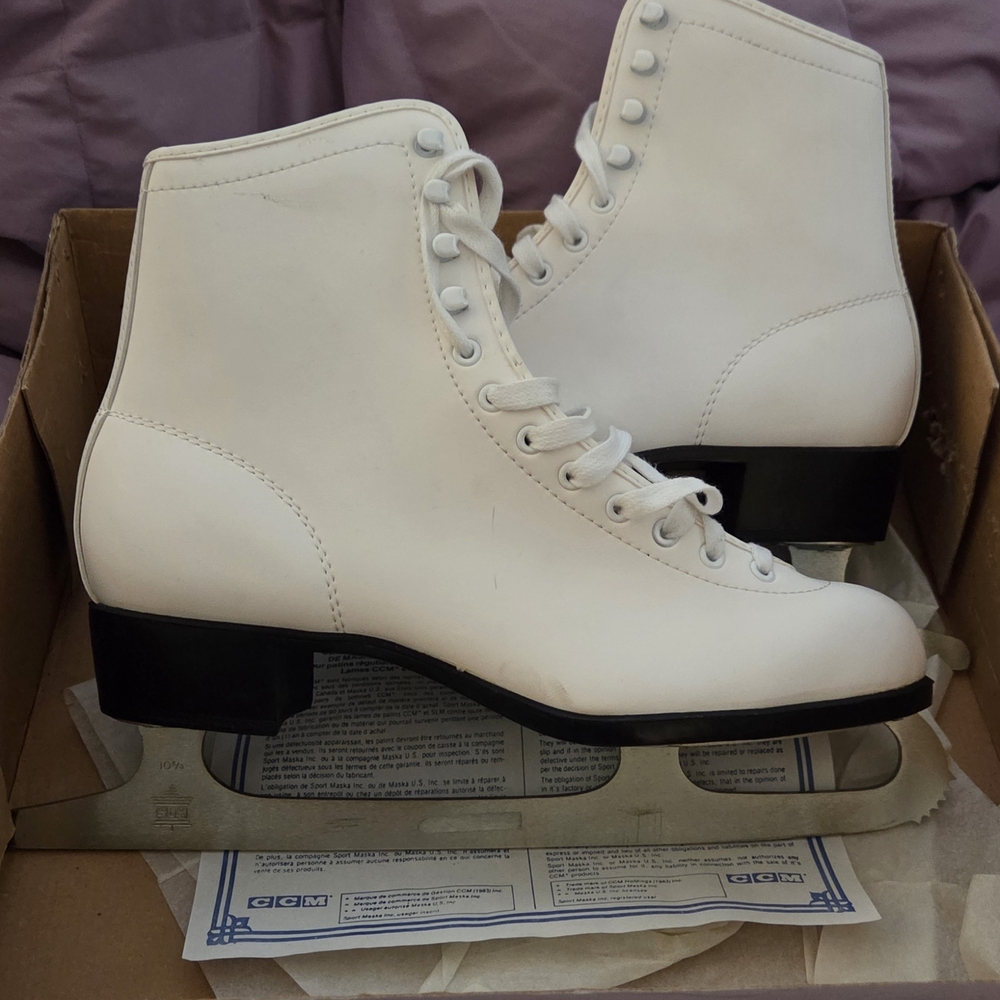 CCM Ladies White Figure Skates